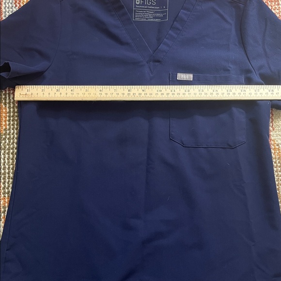 Figs Women’s Navy Scrub Short Sleeve Top Size Small - Picture 3 of 8